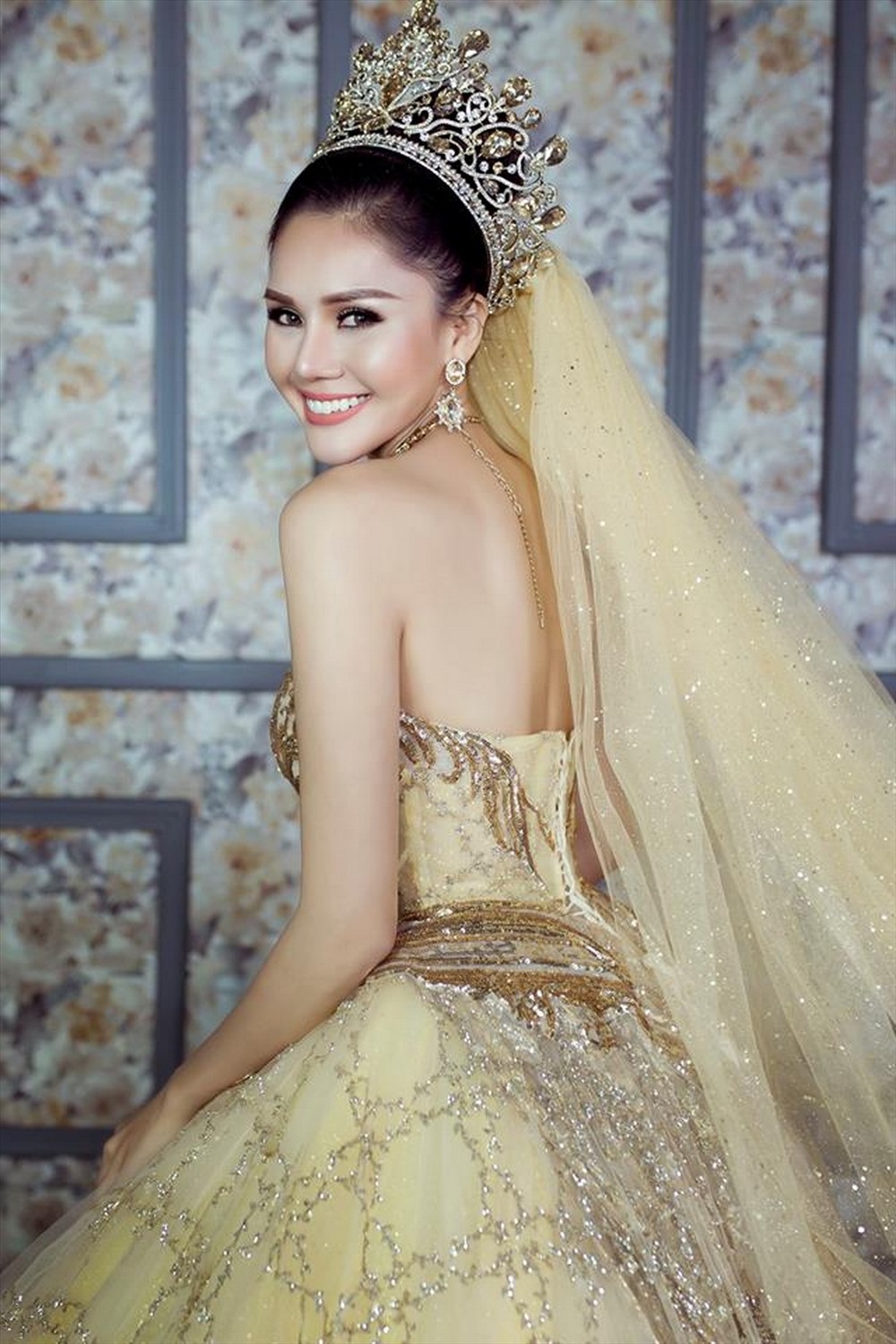 Chính thức gia nhập nghệ thuật từ năm 2013 với top 20 “Việt Nam's Next Top Model”, giải đồng cuộc thi “Ngôi sao người mẫu Việt Nam”, Kim Nguyên xuất hiện nhiều hơn trên các sàn diễn thời trang và những vai diễn phụ trong một số bộ phim.