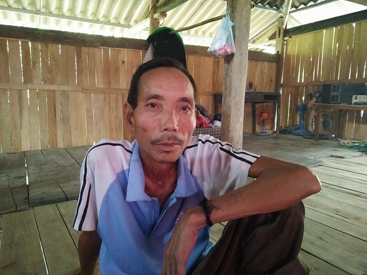 Bố nạn nhân Hoàng Văn Quân.