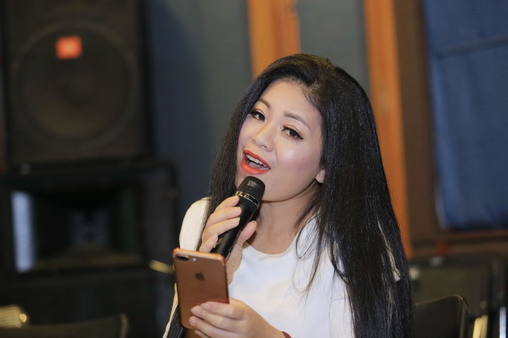 Liveshow Trọng Tấn - Anh Thơ Tình ta biển bạc đồng xanh 2 với sự tham dự của Hồng Nhung – Đức Tuấn sẽ diễn ra tại Trung tâm Hội nghị Quốc gia vào lúc 20h ngày 20.10. Chương trình được dàn dựng bởi đạo diễn Nguyễn Việt Thanh, Đông Đô show sản xuất.
