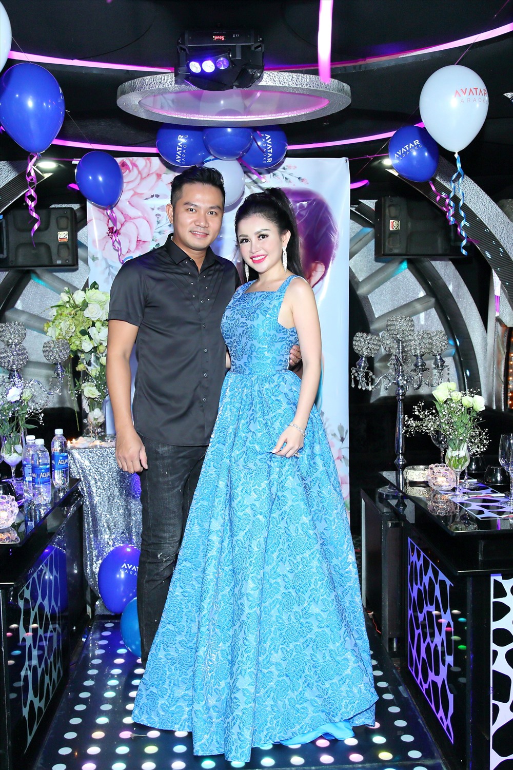 Janny và nhạc sĩ Hồng Thuận. Ảnh:T.T