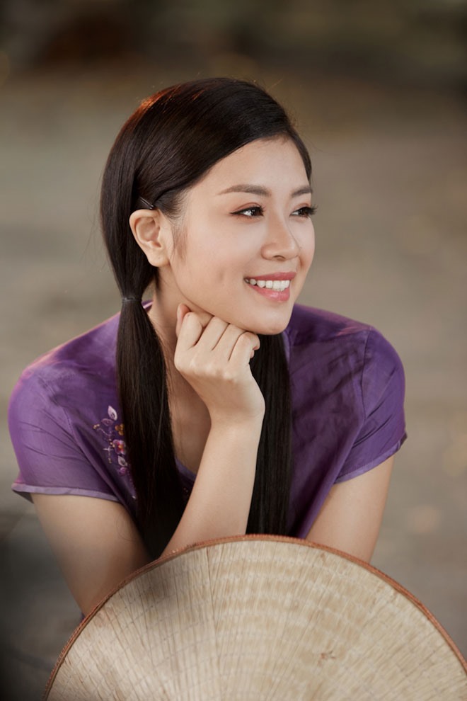 Ngoài đời cả hai chị em rất thân thiết, luôn hỗ trợ cho nhau về nghề nghiệp, nhưng “Đừng quên câu dân ca” là dự án đầu tiên kết hợp.