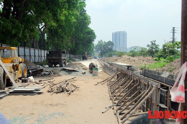 Chủ đầu tư đã giải phóng mặt bằng và bắt đầu thi công mở rộng đường vành đai 3.