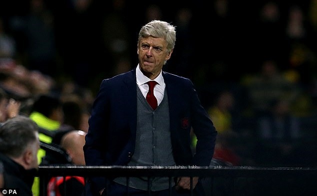 HLV Wenger cũng đã hết kiên nhẫn với bản hợp đồng kỉ lục của CLB. Ảnh: AP.
