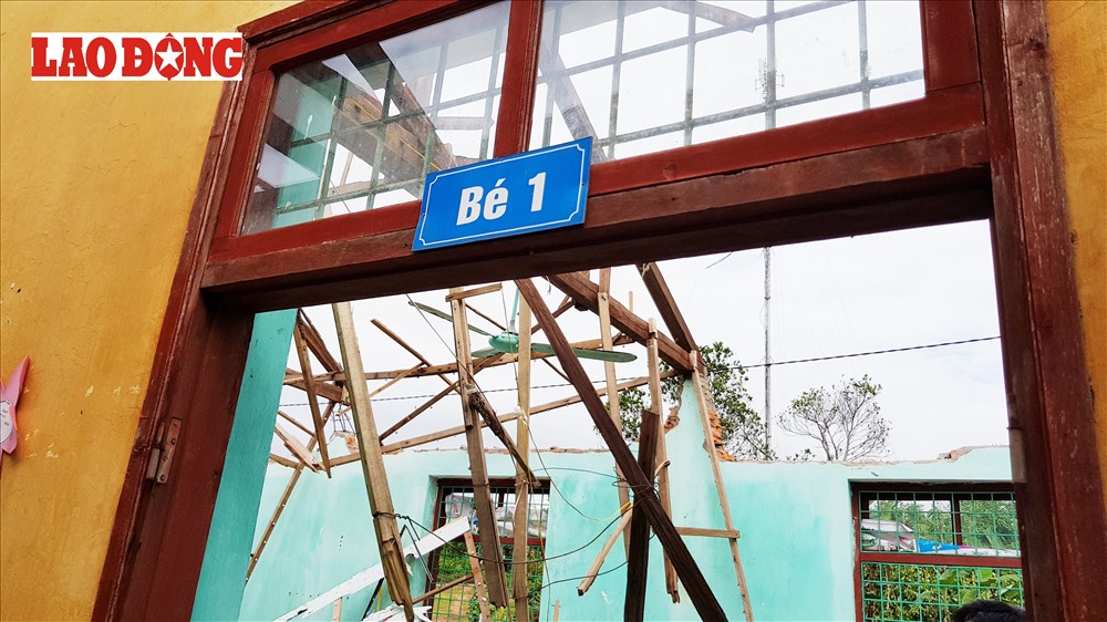 Bảng lớp học còn sót lại sau “siêu bão'. Ảnh: Lê Phi Long