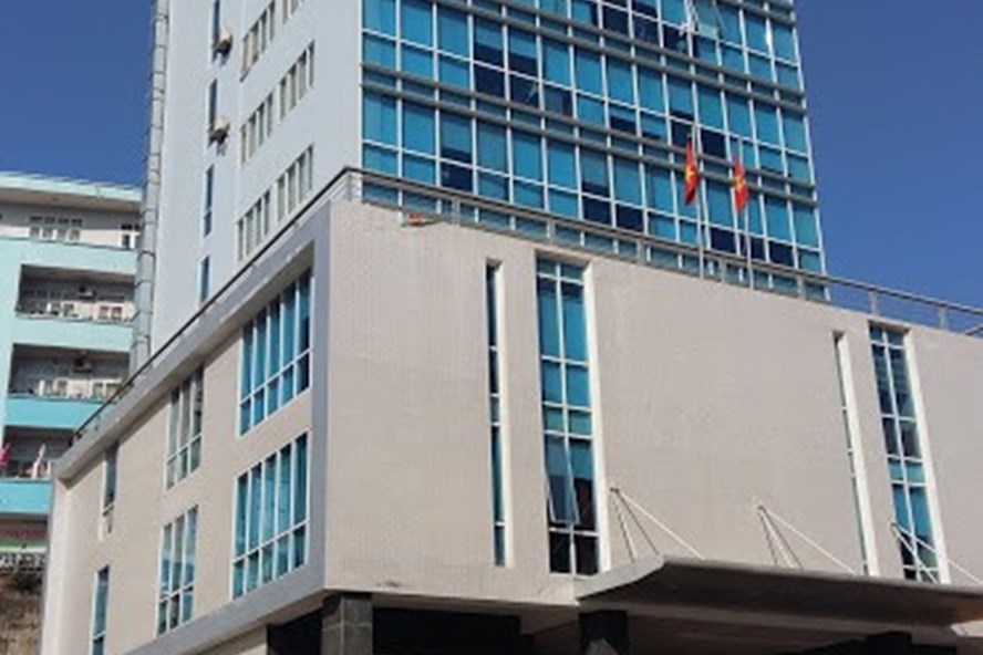 Quảng Ninh áp dụng nhiều mô hình, giải pháp nhằm cải cách thủ tục hành chính, tạo điều kiện thuận lợi cho người dân và doanh nghiệp. Ảnh Trụ sở Trung tâm hành chính công TP.Hạ Long. Ảnh: Nguyễn Hùng