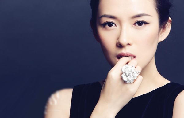 Người đẹp Chương Tử Di mới đây đã lên tiếng về về bê bối quấy rối tình dục.