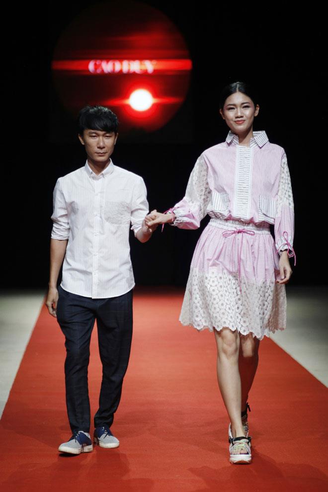 ...và nhà thiết kế Cao Duy.