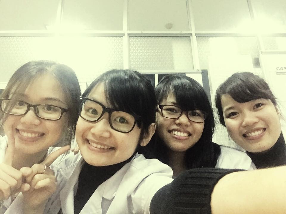 Phút giây thư giãn cùng bạn bè.