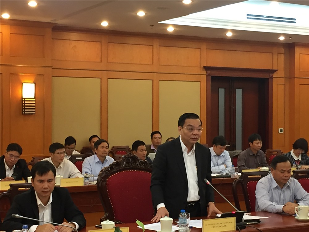 Bộ KHCN - Chu Ngọc Anh báo cáo kết quả hoạt động với đoàn công tác. Ảnh: Đ.T