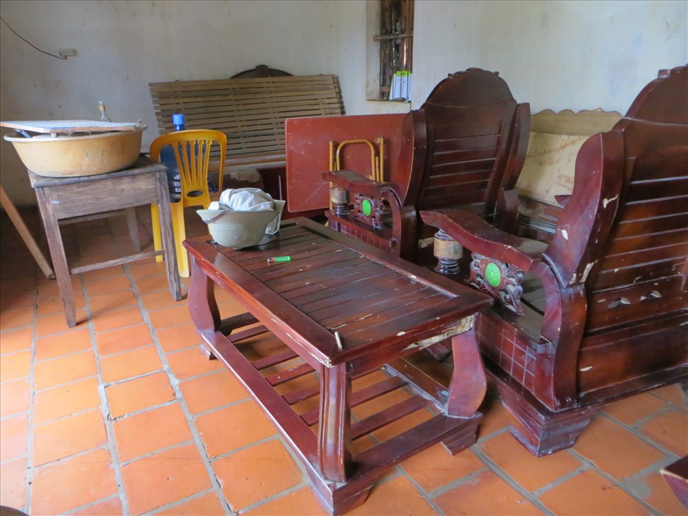Những nơi nước rút, người dân tranh thủ dọn dẹp nhà cửa, lau rửa đồ đạc, nhanh chóng ổn định cuộc sống.