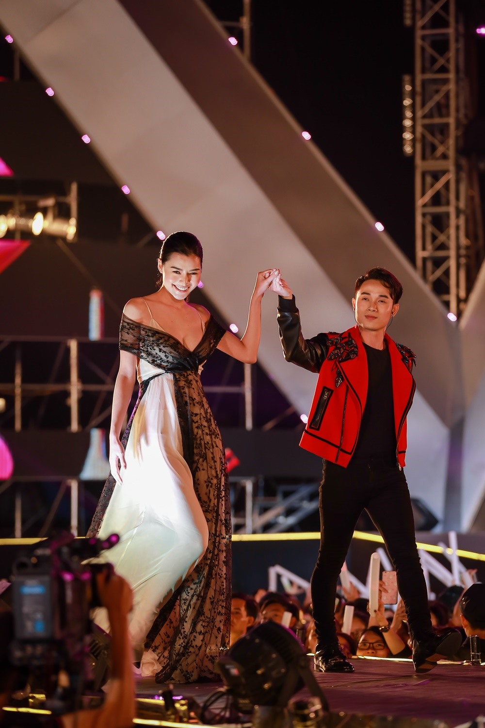 Nhai thiết kế Ivan.