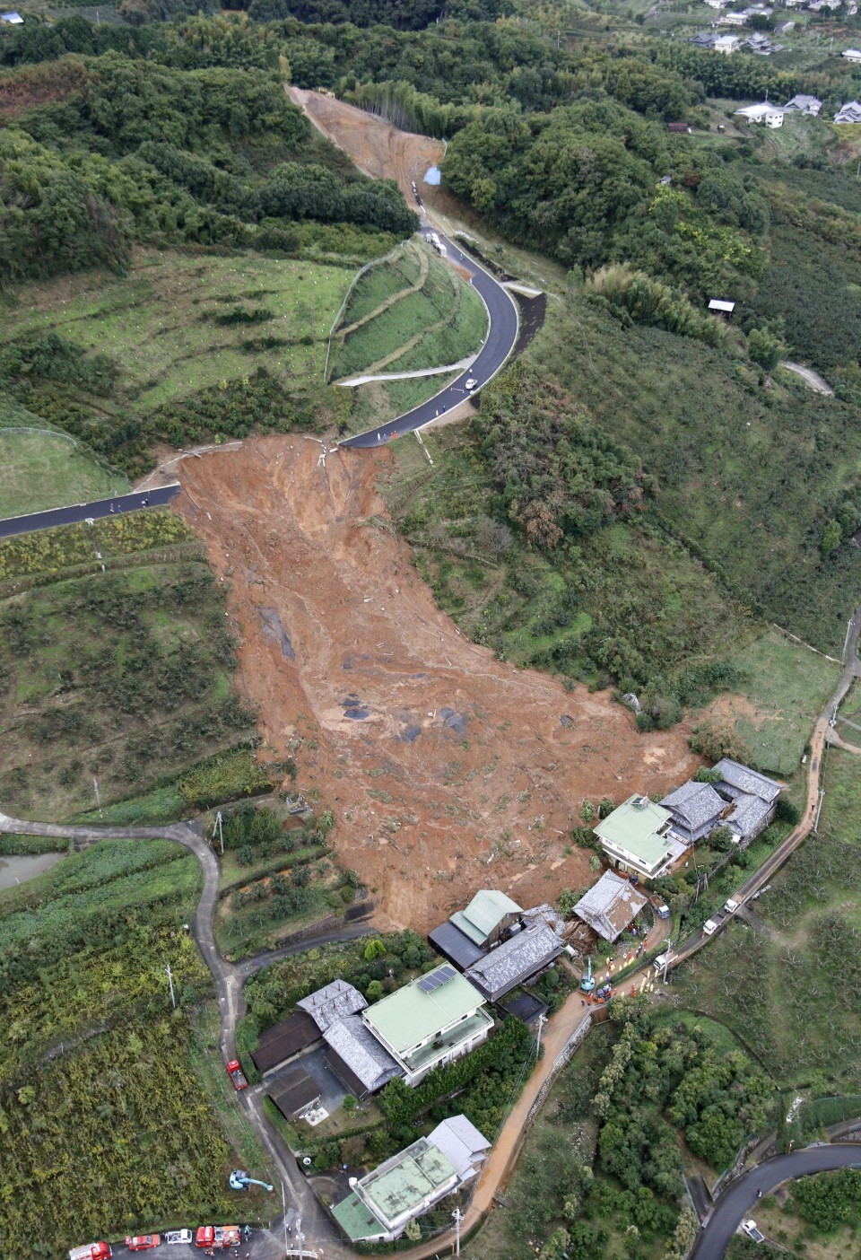 Đất sạt lở ở Kinokawa, tỉnh Wakayama. Ảnh: Kyodo