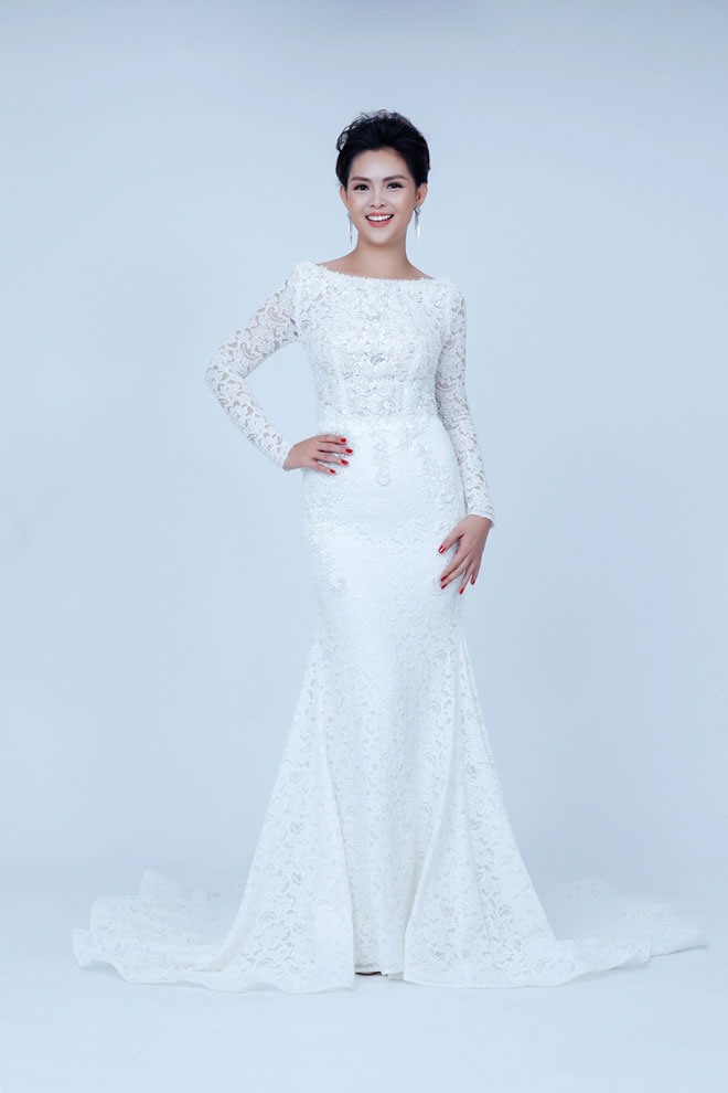Bộ ảnh thướt tha nhẹ nhàng với tông màu trắng chủ đạo này được xem là một trong năm bộ hình nằm trong BST Ngũ hành Kim Mộc Thuỷ Hoả Thổ của Vân Anh: “Đây là bộ hình đánh dấu một bước chuyển mình của chị sau nhiều năm làm nghề, cũng là một kỷ niệm đối với những đứa em đã từng cộng tác với tôi cũng như thân thiết ngoài đời như chị em. Đồng thời cũng là dịp để các bạn ủng hộ dự án mới của tôi”.