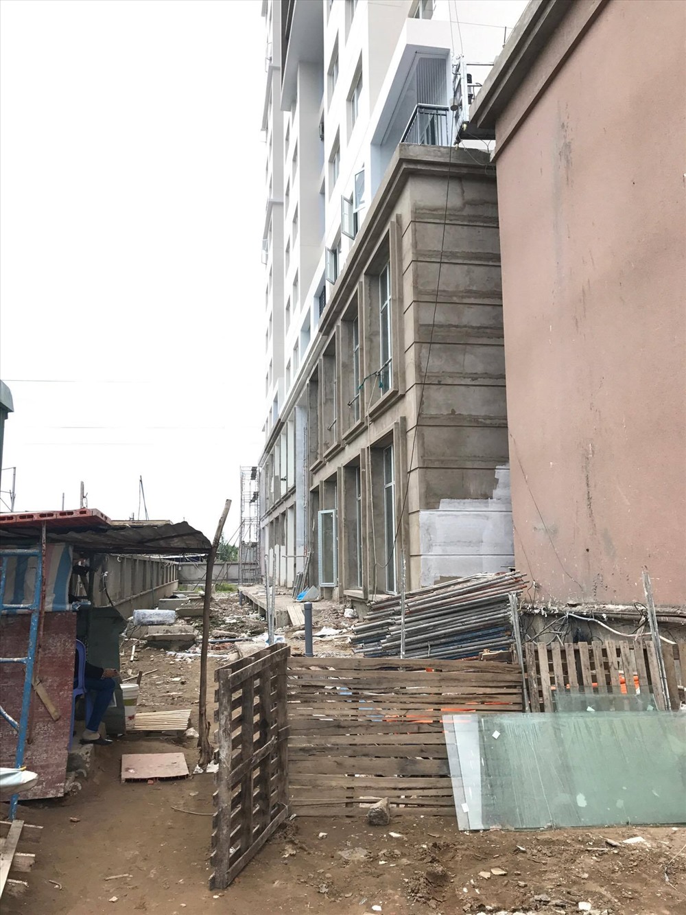 Những hình ảnh thi công ngổn ngang tại dự án The Park Residence