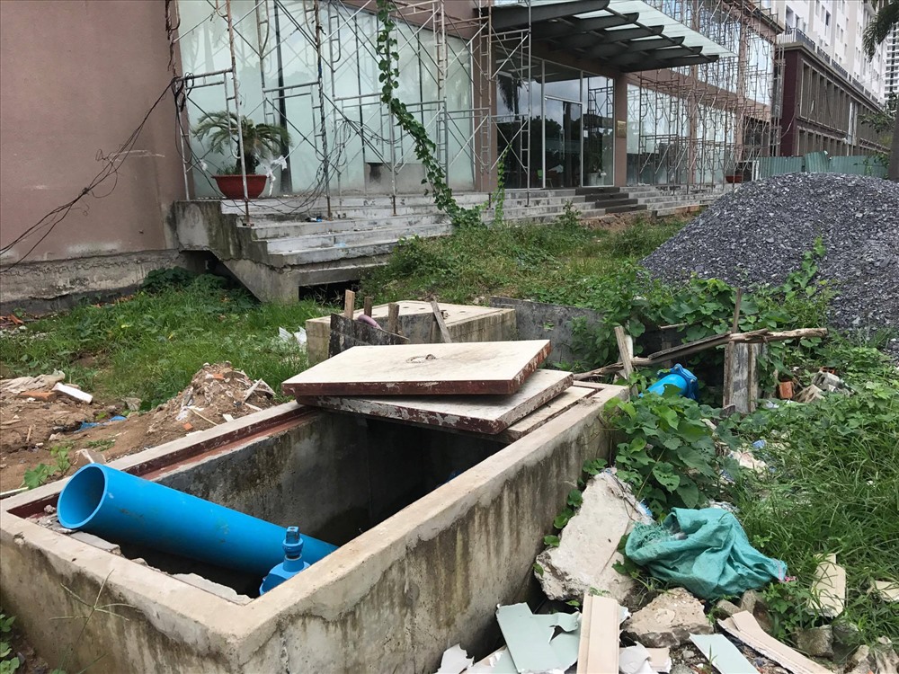 Hình ảnh ngổn ngang thi công ở dự án