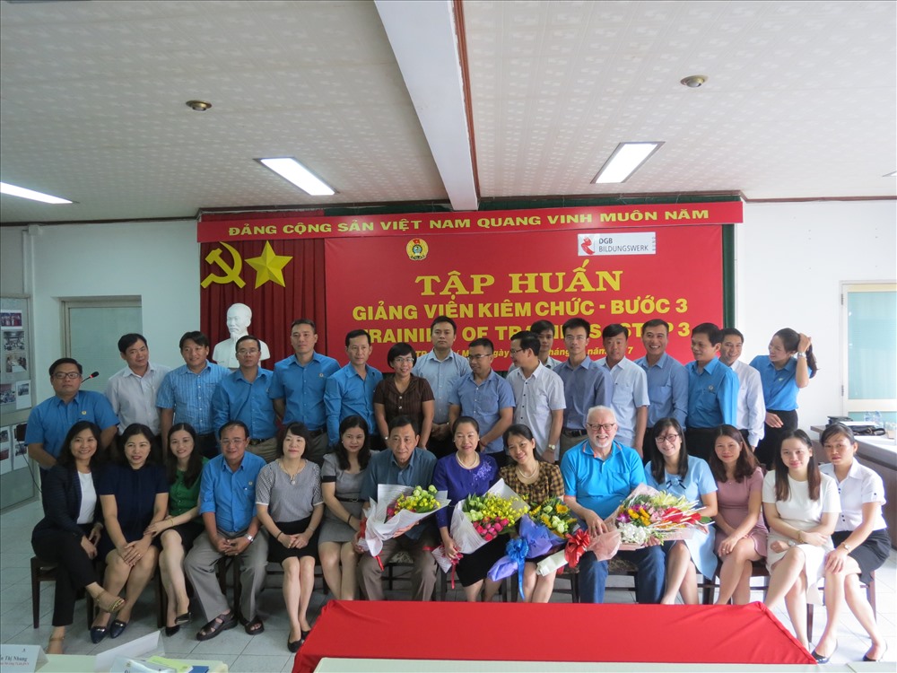 Các thành viên khóa tập huấn