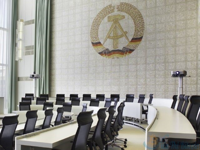 University Business School ESMT Berlin nay đã chấp nhận bitcoin.