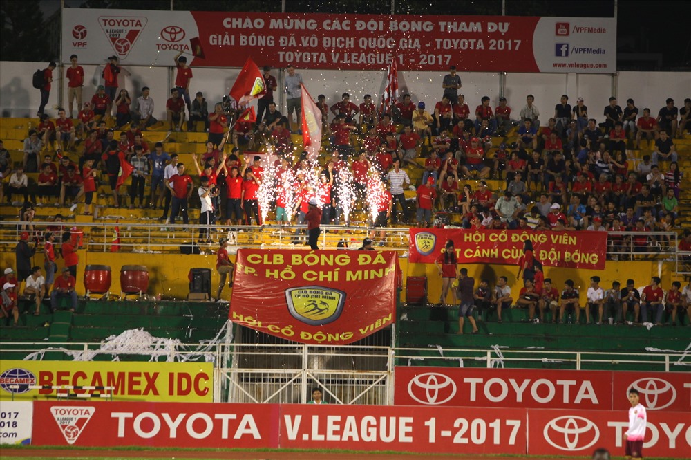 CĐV của TP.HCM. Ảnh: Đ.H