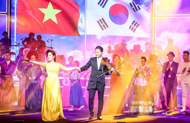 Vợ chồng nghệ sĩ Anh Tú - Việt Dung.