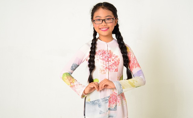 Phương Mỹ Chi làm mini show. Ảnh: T.L