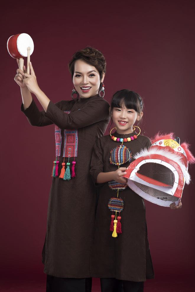 Chính cô cũng từng mang Gạo nếp tham gia một số cuộc thi tài năng dành cho các bạn nhí trên sóng truyền hình như Nhí Tài Năng, Người hùng tí hon... Tuy nhiên, với cô, các chương trình như vậy là cơ hội để con va chạm và trưởng thành hơn. Thái Thuỳ Linh không tác động hay kêu gọi fan bình chọn cho con khi thi tài năng.