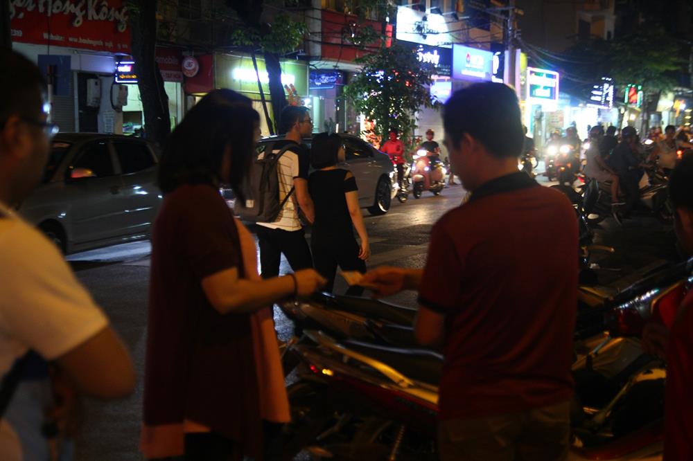 Giá vé xe gấp 8 lần ngày thường