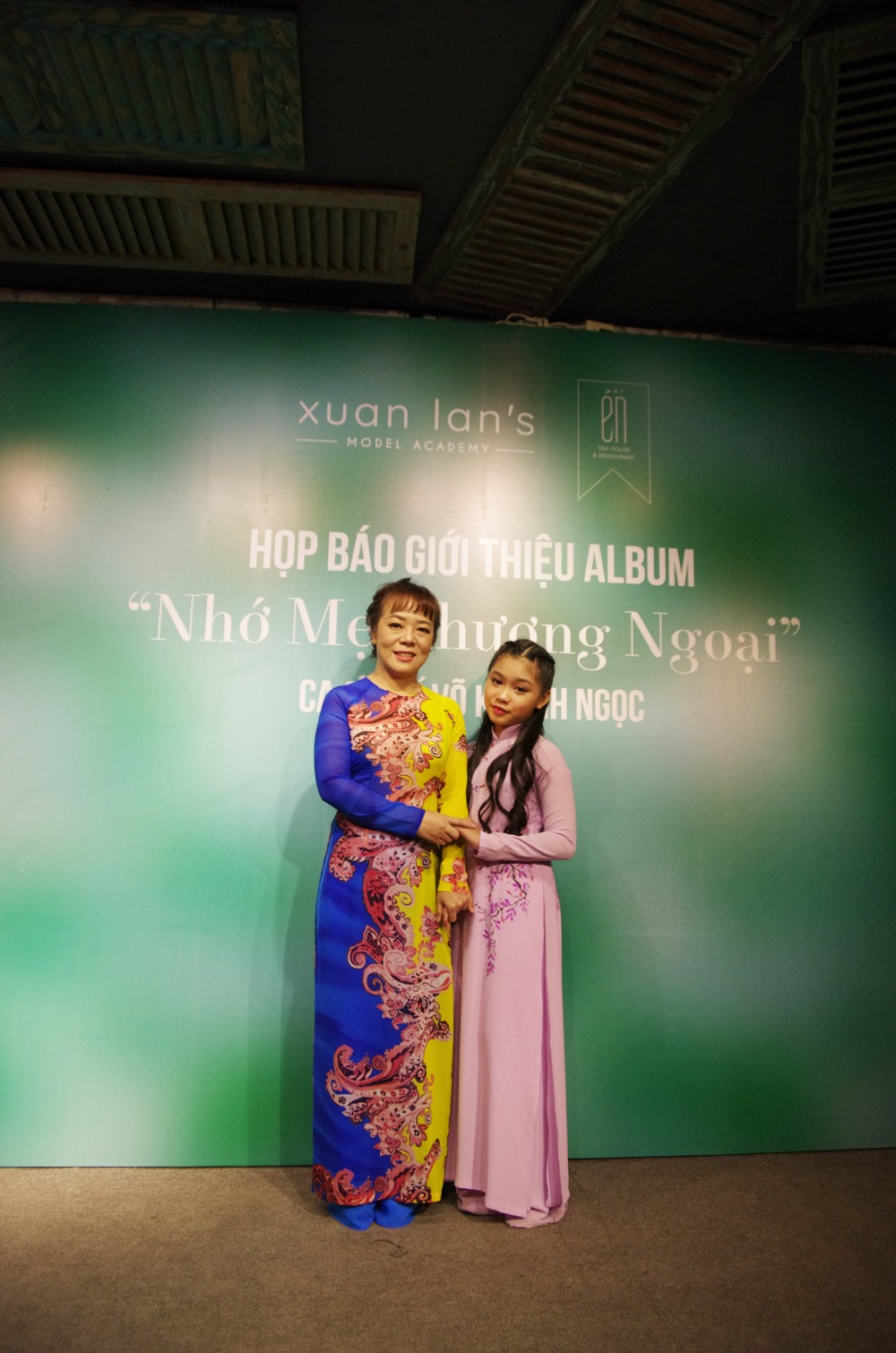 Võ Khánh Ngọc cùng cô út Phương Mỹ Chi. Ảnh:Same Nguyễn