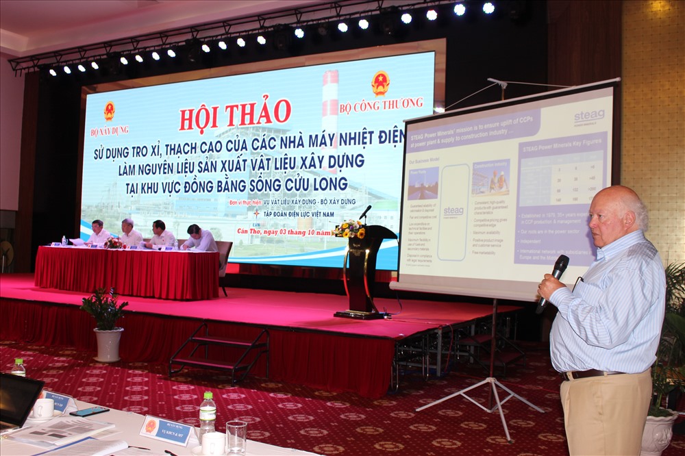 Các chuyên gia nước ngoài quan tâm tới việc sử dụng tro, xỉ của NMNĐ ở ĐBSCL.