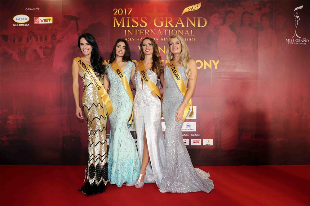 Lịch trình cuộc thi Miss Grand International 2017: Vòng thi Trang phục Dân tộc sẽ diễn ra vào ngày 12.10 tại tỉnh Quảng Bình. Bắt đầu từ Vòng thi Áo tắm, thí sinh sẽ có mặt tại Phú Quốc từ ngày 17.10 đến ngày 23.10 (vòng sơ khảo). Đêm Chung kết sẽ diễn ra lúc 20h ngày 25.10 tại Phú Quốc.
