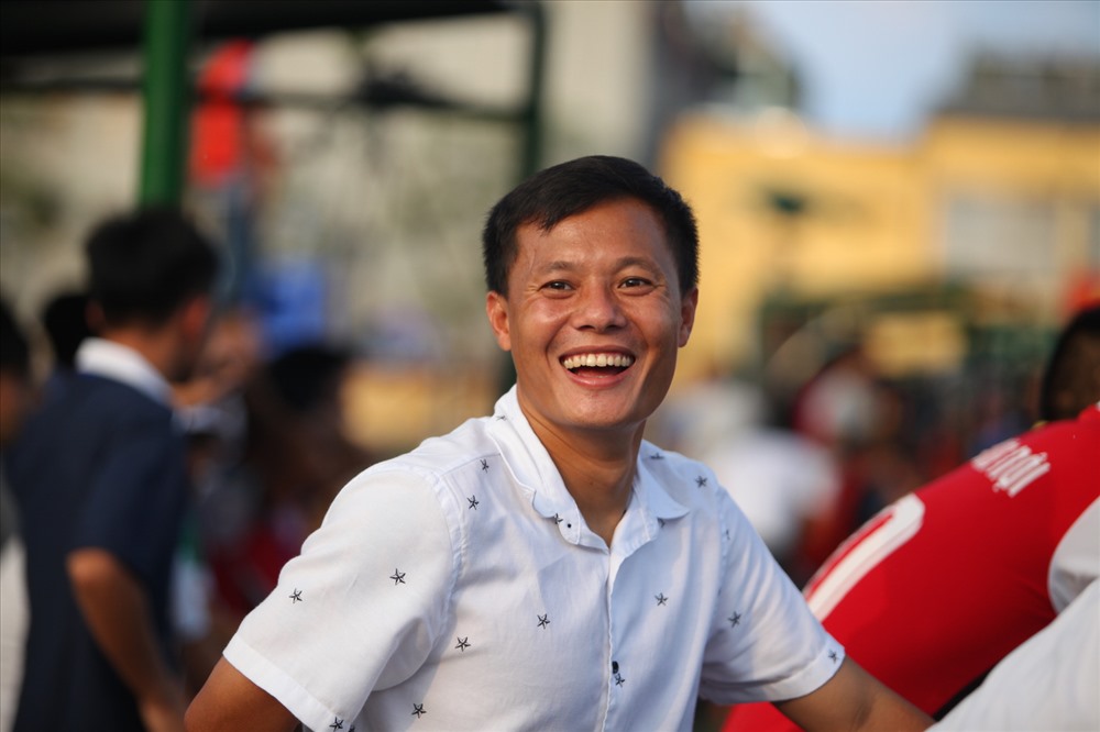 Thành Lương xuất hiện trên sân. Ảnh: Đ.H