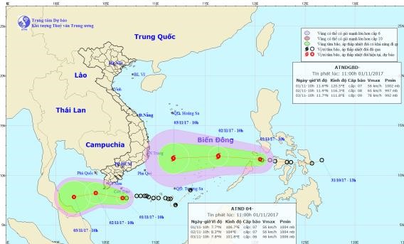 Vị trí và hướng đi của hai ATNĐ lúc 11 giờ trưa 1.11.2017. Ảnh: NCHMF
