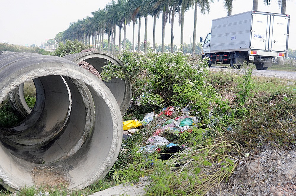 Một số tồn tại trên hệ thống đường gom và cống chui dân sinh thuộc dự án vẫn chưa được xử lý, khắc phục xong