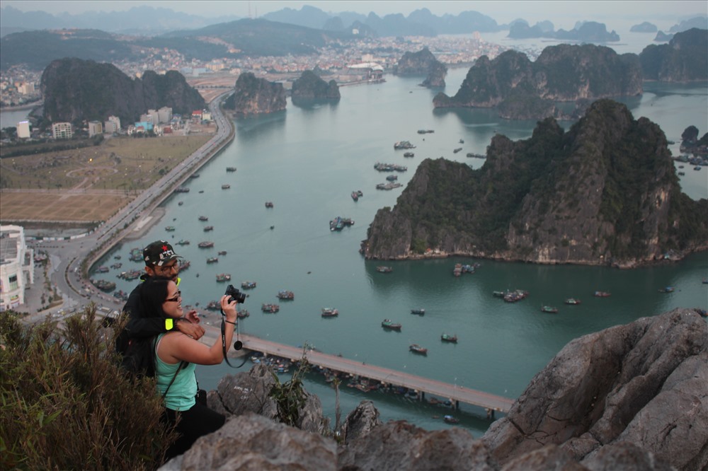 Trên đỉnh núi Bài Thơ. Ảnh: Nguyễn Hùng