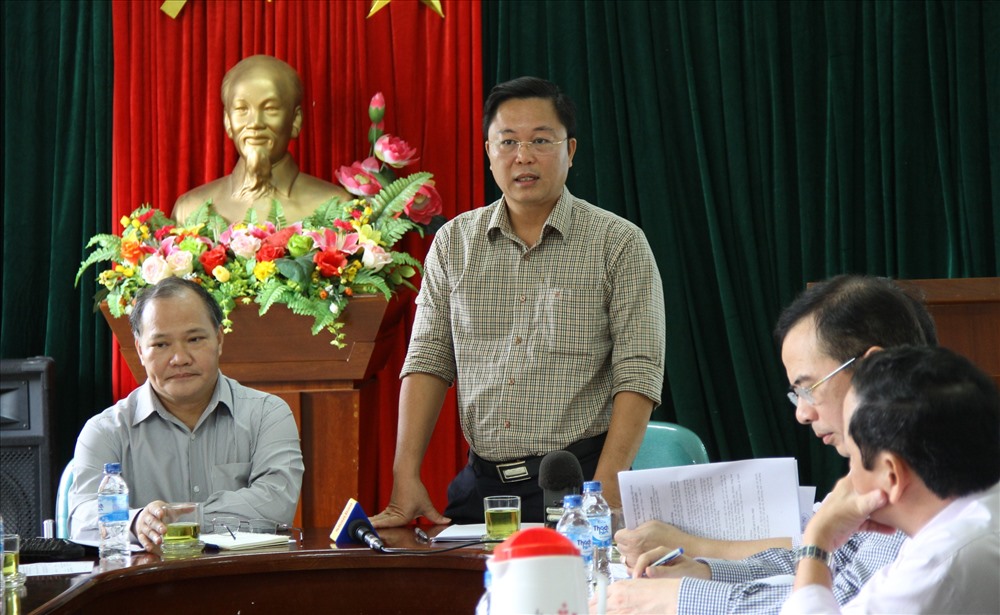 Ông Lê Trí Thanh - Phó Chủ tịch UBND tỉnh Quảng Nam yêu cầu lực lượng Bộ đội Biên phòng thường xuyên cập nhập tình hình thời tiết cho ngư dân trên biển. Ảnh: LP