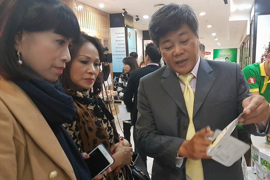 Ông Nguyễn Hữu Trí khẳng định: Nếu được sấy khô bán ra thị trường, sản lượng tiêu thụ sẽ tăng gấp hàng trăm lần, giá trị sản phẩm sẽ tăng cao. Ảnh: Kh.V