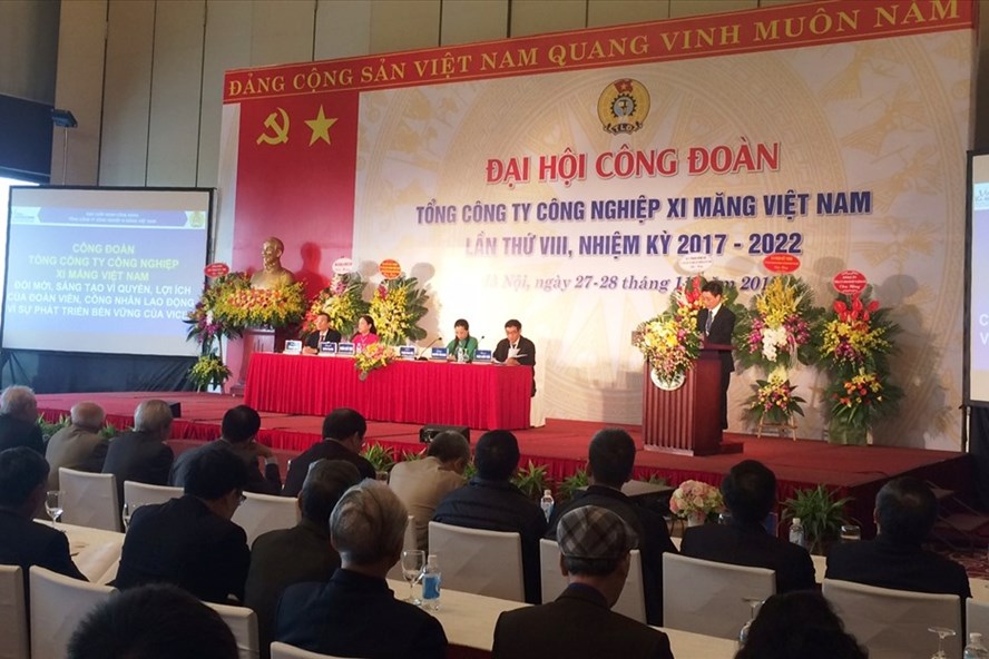 Chủ tịch CĐ Vicem Phạm Minh Đức phát biểu khai mạc Đại hội. 