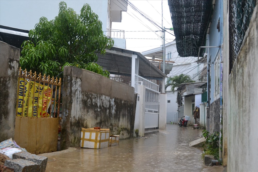 Từ trưa 3.11, Khánh Hòa bắt đầu có mưa. Ảnh: Châu Tường
