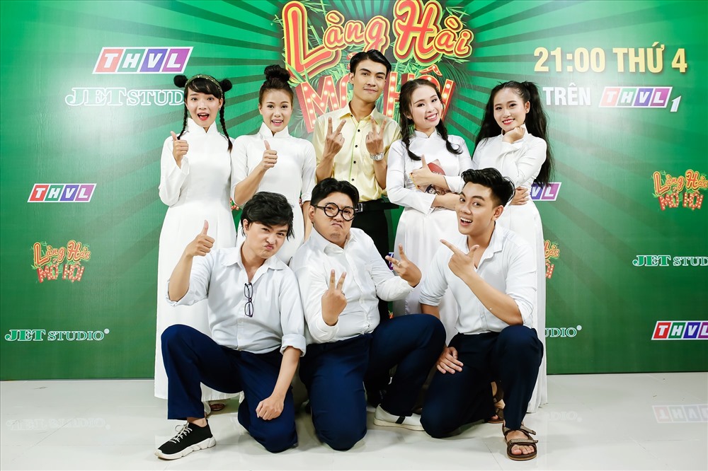 Đội Chuồn chuồn giấy. Ảnh: H.T