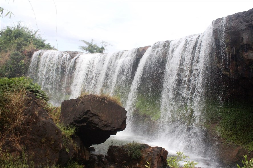 Thác Mơ vừa được khai thác làm du lịch tại Gia Lai. Ảnh Đình Văn.
