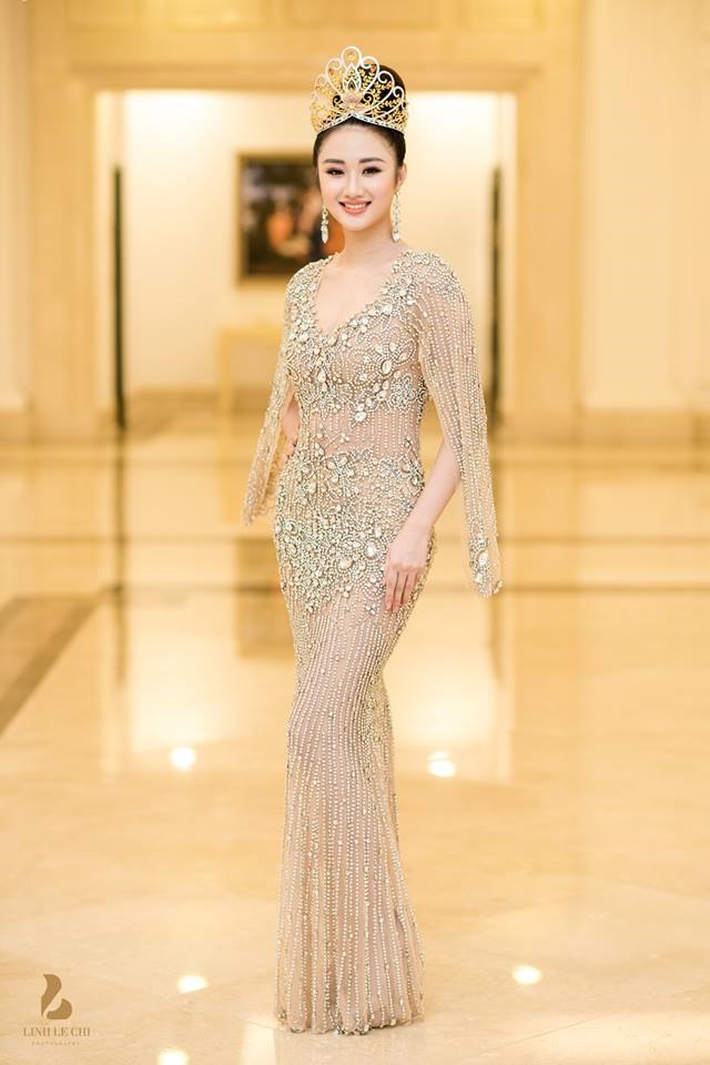 Thu Ngân khiến nhiều người ngỡ ngàng bởi thân hình thon gọn không khác gì thời con gái. Ảnh: Linh Lê Chí