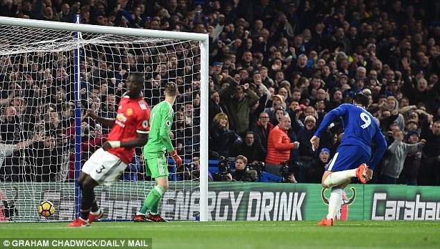 M.U vẫn chưa thể nở nụ cười tại Stamford Brigde. Ảnh: Getty.