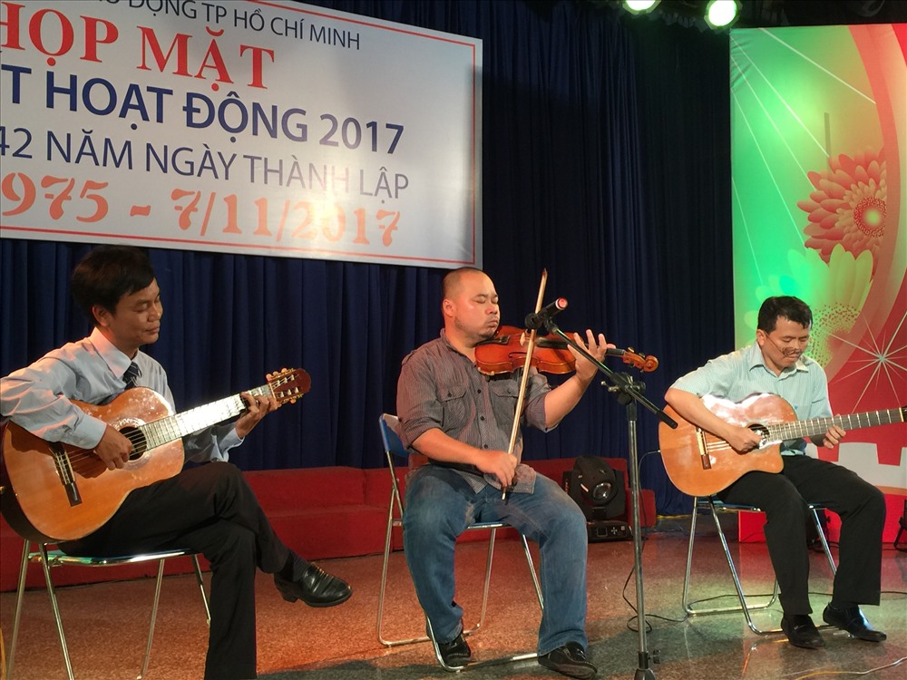Tiết mục do thành viên các câu lạc bộ biểu diễn