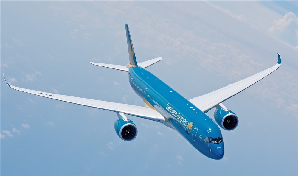 Vietnam Airlines trở thành hãng hàng không thứ 2 trên thế giới tiếp nhận và khai thác dòng máy bay hiện đại thế hệ mới A350-900, chỉ sau Qatar Airway.