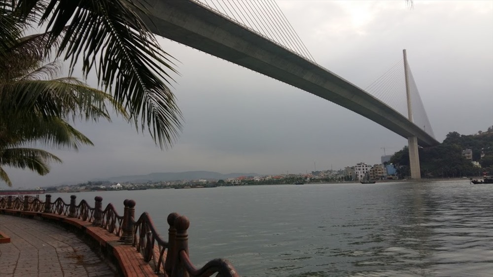Cầu Bãi Cháy. Ảnh: Nguyễn Hùng