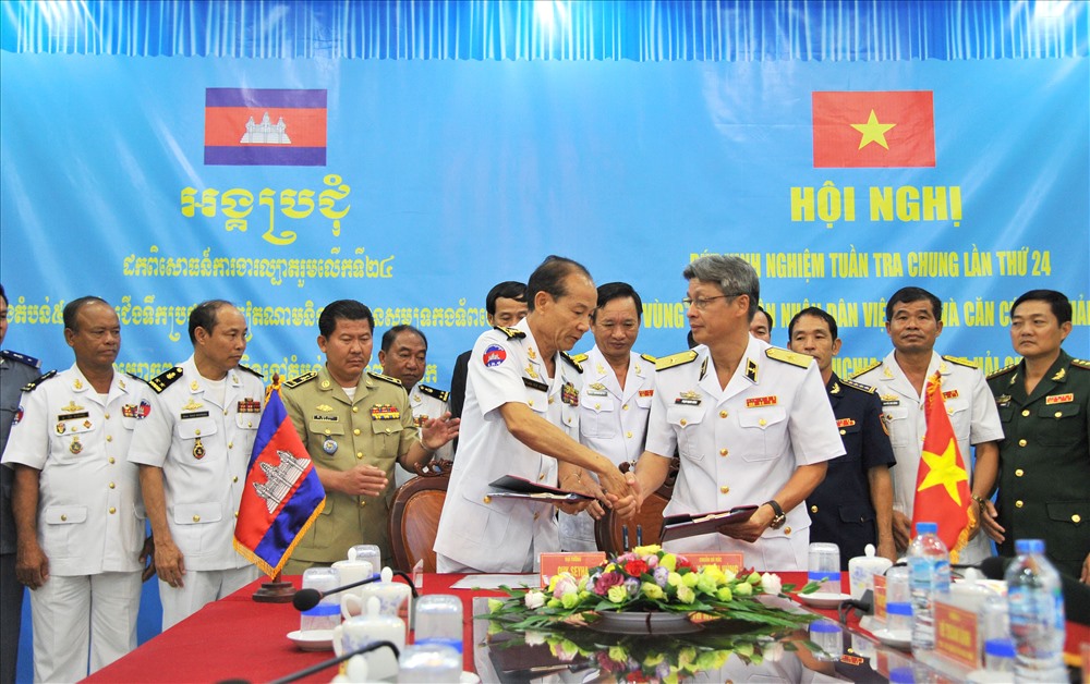 Ký kết chương trình phối hợp thực hiện nhiệm vụ tuần tra chung trên biển năm 2018.