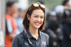 Mê mẩn vẻ khả ái của nữ phóng viên Thái Lan tại SEA Games 29