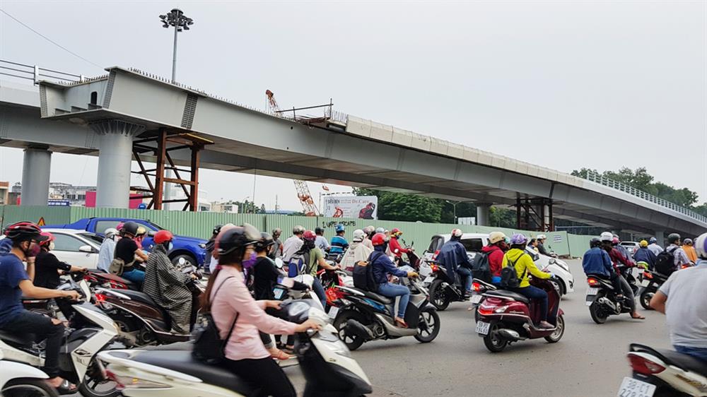Người dân tại đây cho biết, nơi này chỉ kẹt xe vào sáng sớm khi người dân từ ngoại thành vào trung tâm làm việc. Ảnh: Trường Sơn