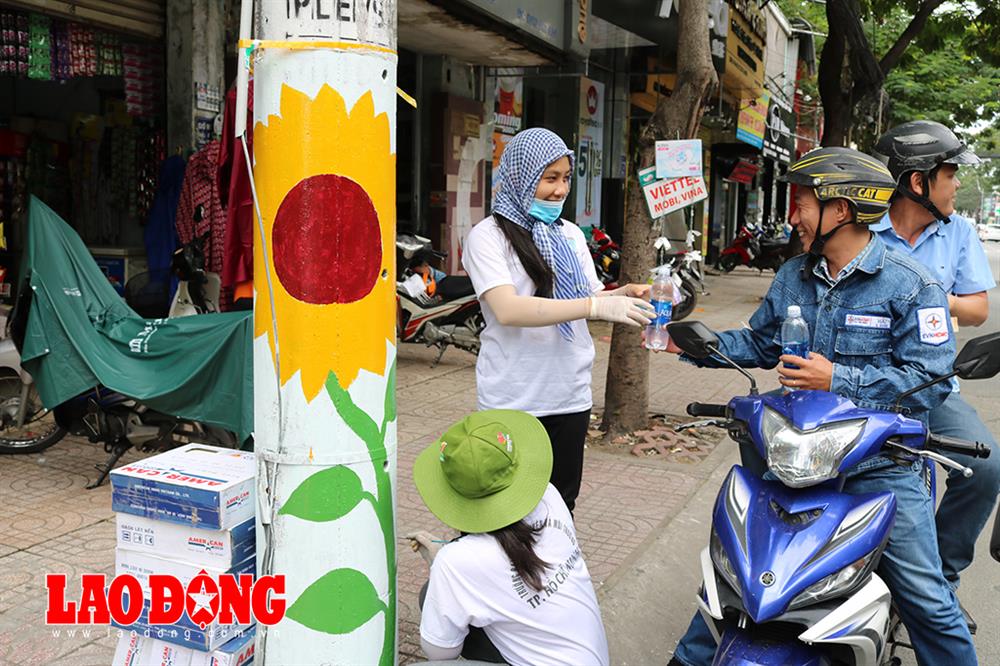 Một nhân viên điện lực Tân Bình