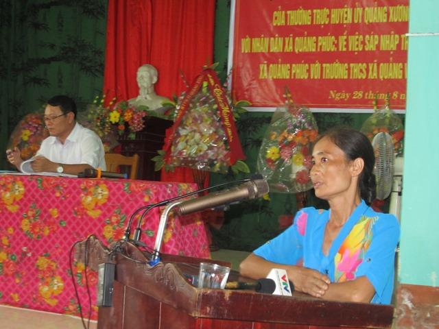 Cũng giống như bao người dân khác, bà Hoàng Thị Tuyết, thôn Thanh Minh, xã Quảng Phúc, huyện Quảng Xương (Thanh Hóa) phản đối quyết liệt việc sáp nhập trường (Ảnh: HT)