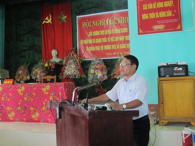 Ông Nguyễn Văn Chính – Bí thư huyện ủy Quảng Xương, Thanh Hóa trong buổi đối thoại chiều 28.8 (Ảnh: HT)